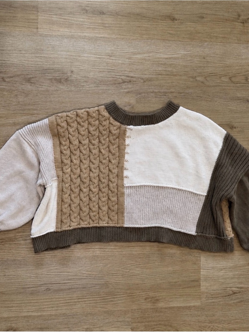 POL Neutral Tone Colorblock Cable-Knit Cropped Sweater